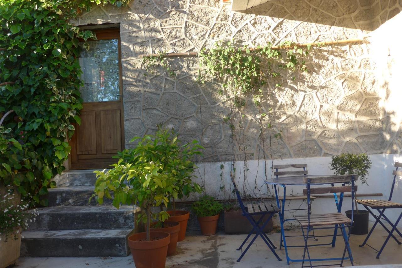 La Colline Bleue Banne Exterior foto